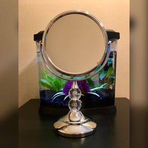 Two sided standup mirror